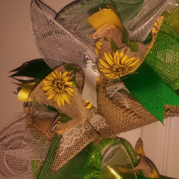 Hand Made Wreath - Picture 2 of 3